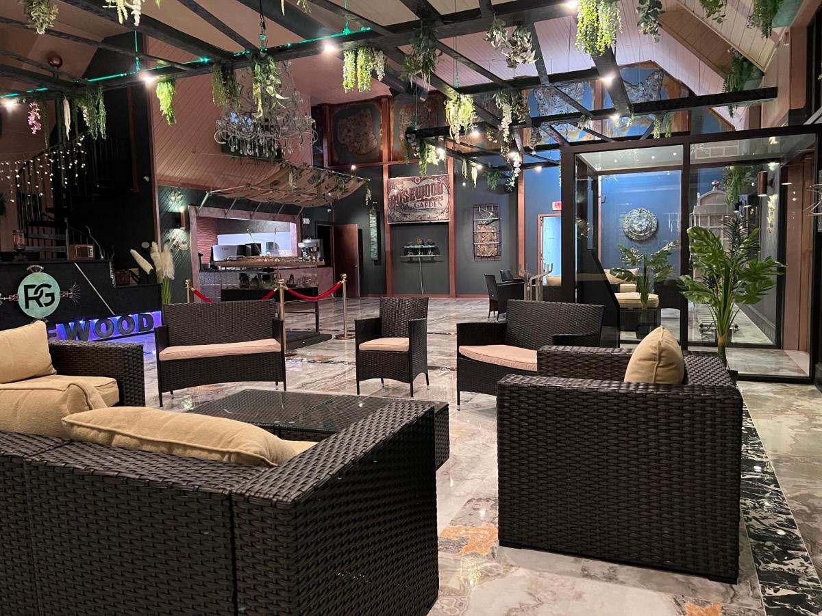 Rosewood Garden Hotell Lake Delton Exteriör bild